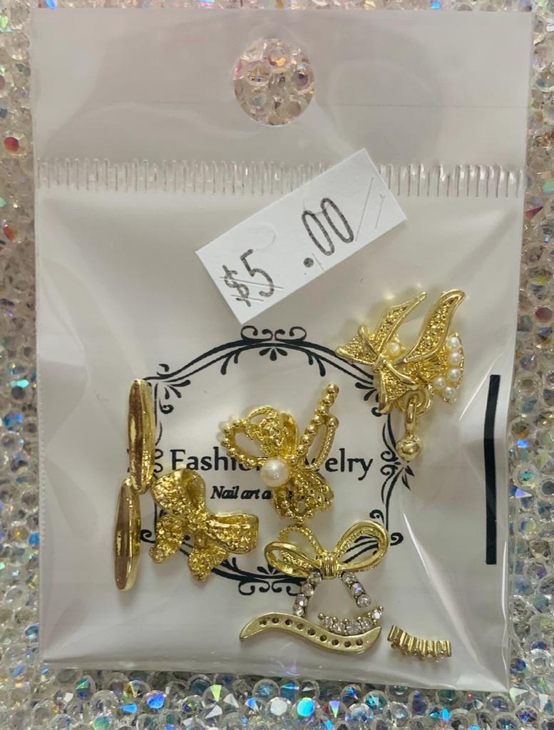Charms nail art