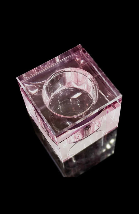 Pink dappen dish